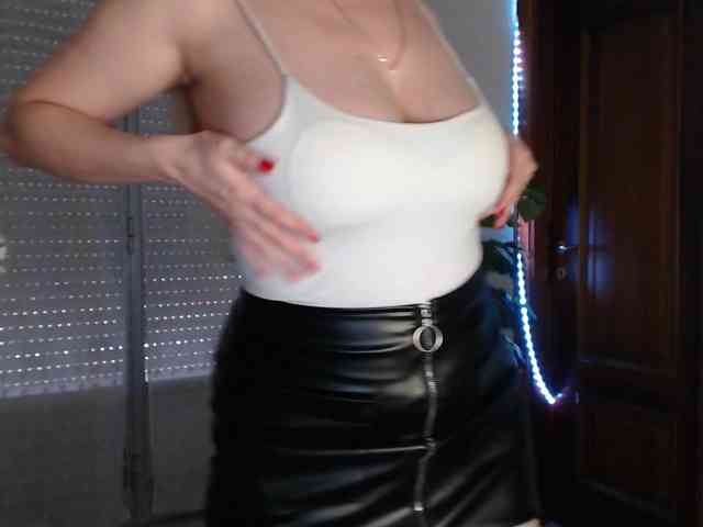 Alina-Lovely webcam