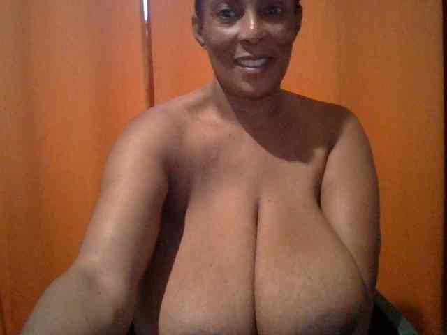 Busty8 webcam
