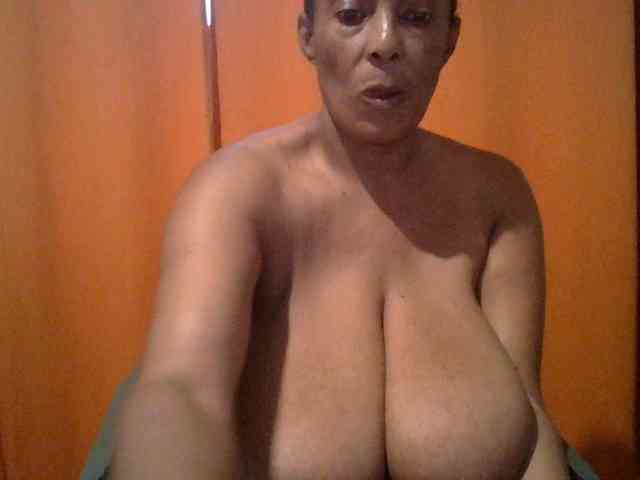 Busty8 webcam