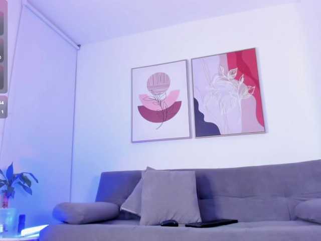 Sofia-Jones webcam