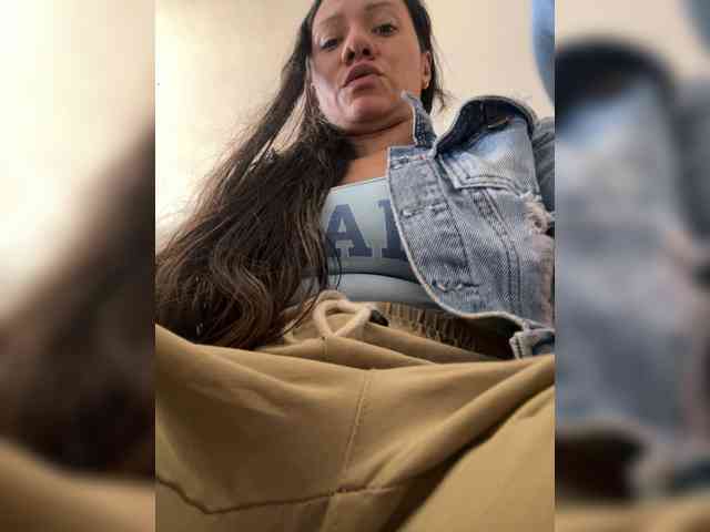 Sofia-Jones webcam