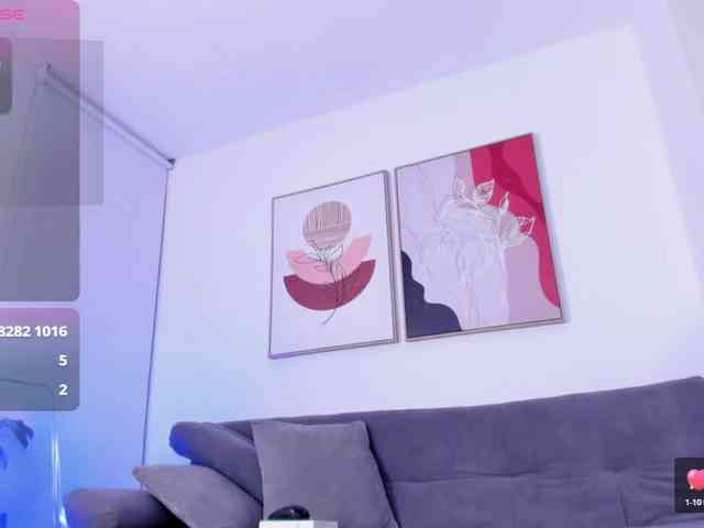 Sofia-Jones webcam