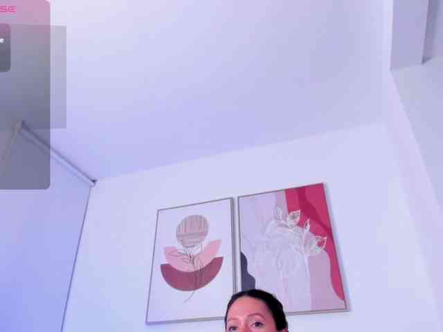 Sofia-Jones webcam