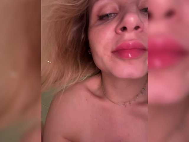 -x777x- webcam