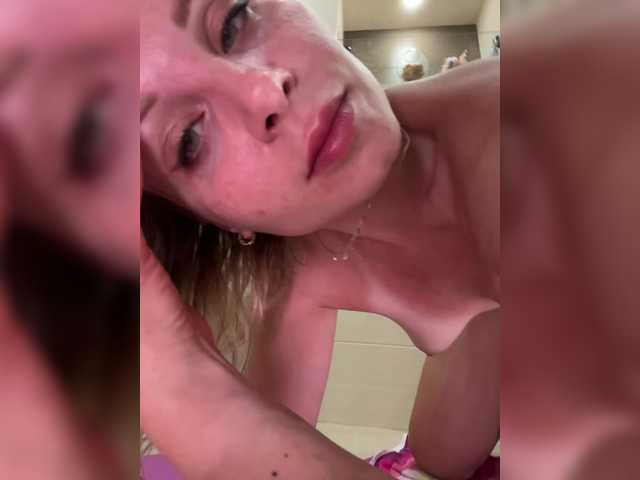 -x777x- webcam
