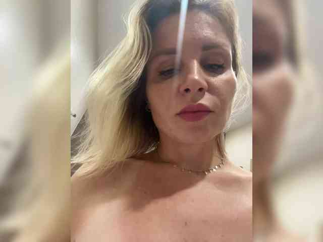 -x777x- webcam