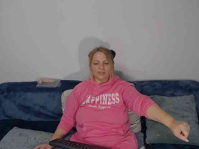EllaSwan webcam
