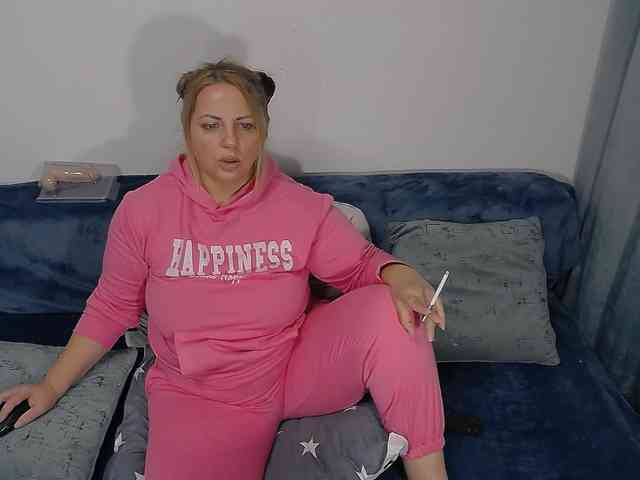 EllaSwan webcam