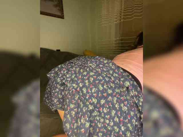MayLily webcam