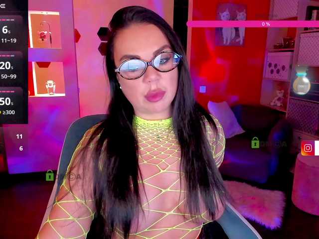 OliviaGoold OliviaGoold