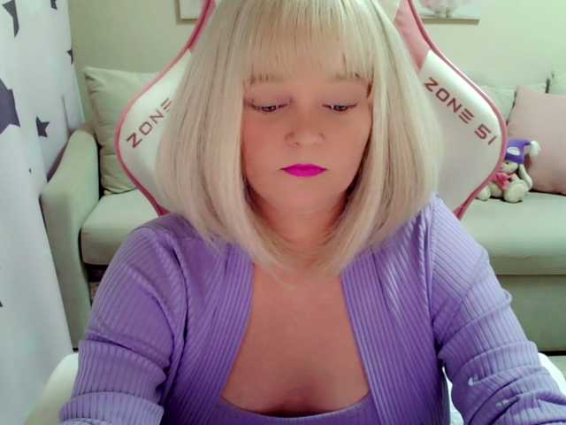 ChristieRoses webcam