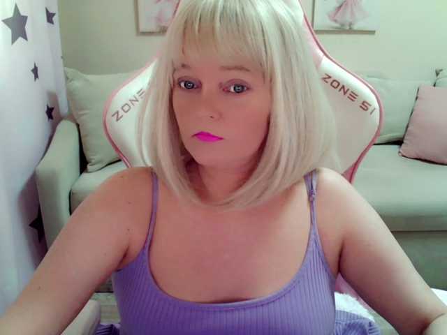 ChristieRoses webcam