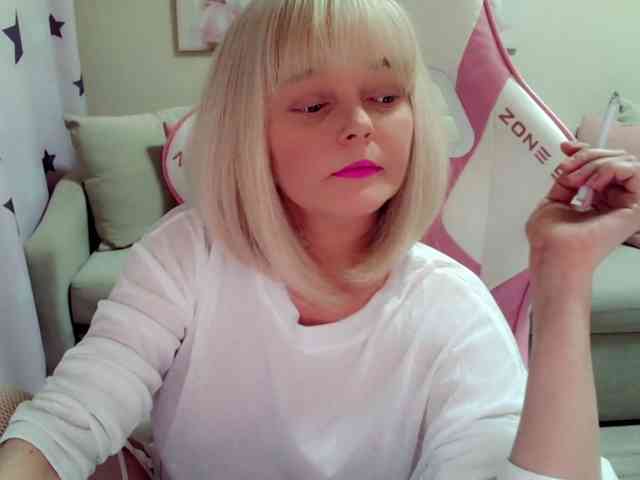 ChristieRoses webcam