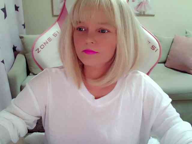 ChristieRoses webcam