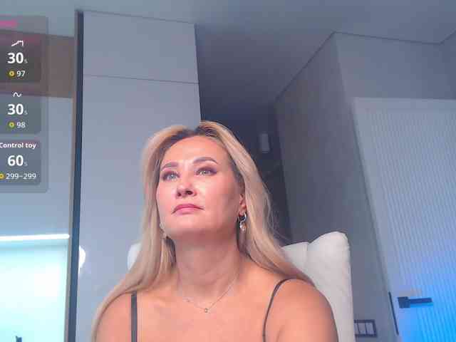 hold-me-tight webcam