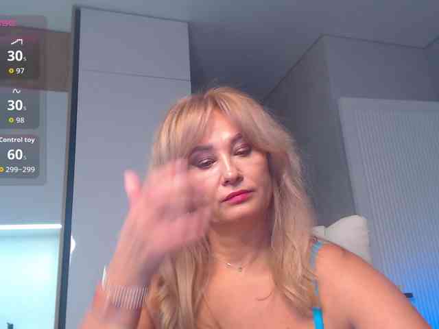 hold-me-tight webcam