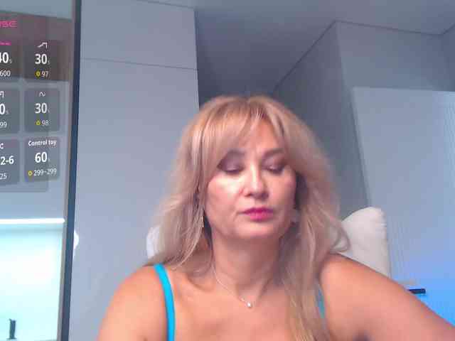 hold-me-tight webcam