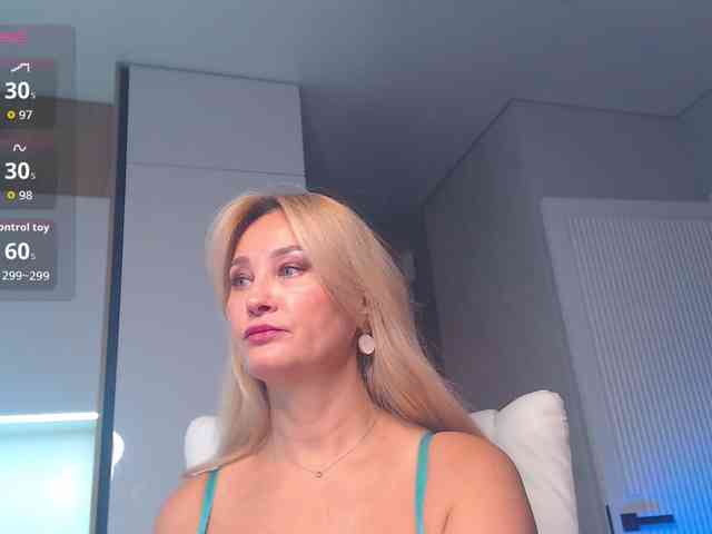 hold-me-tight webcam