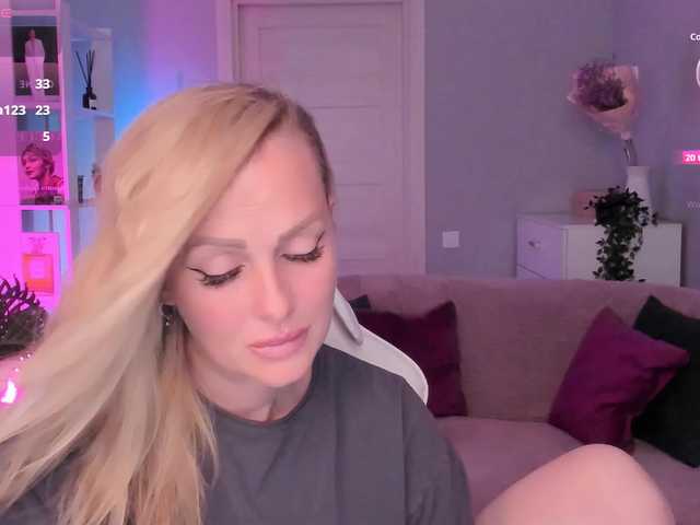 LibbyNora webcam