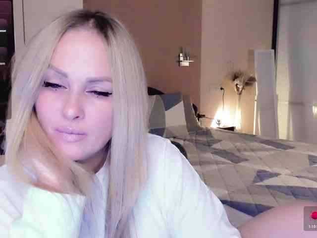 LibbyNora webcam