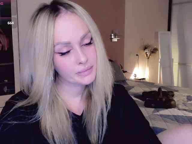 LibbyNora webcam