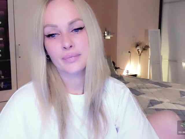 LibbyNora webcam