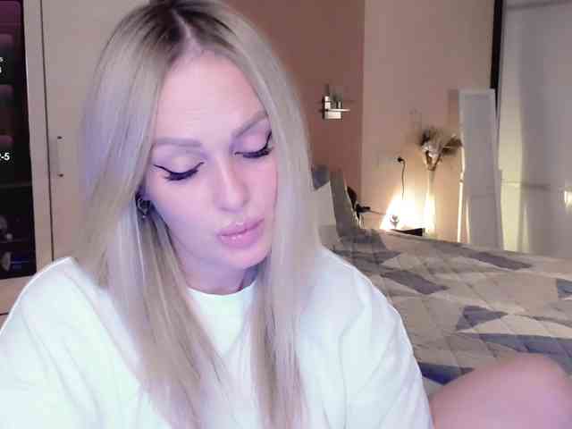 LibbyNora webcam