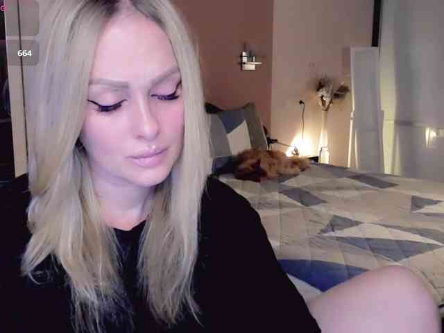LibbyNora webcam