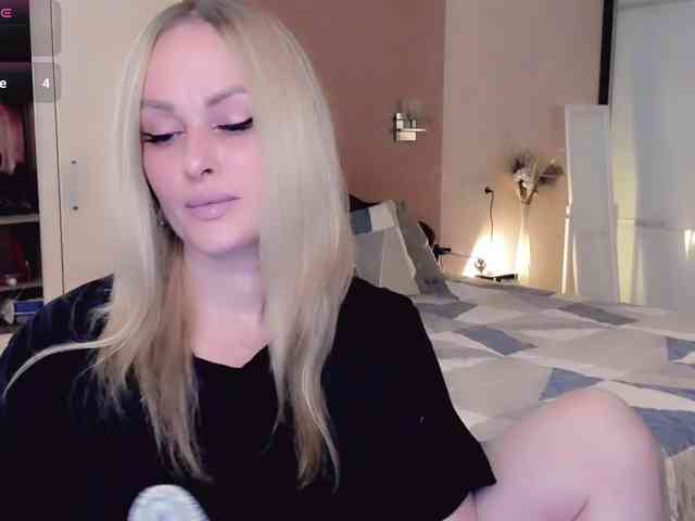 LibbyNora webcam