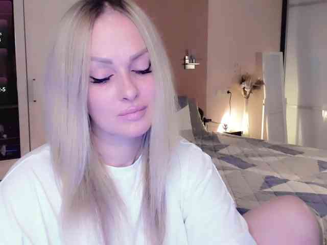 LibbyNora webcam