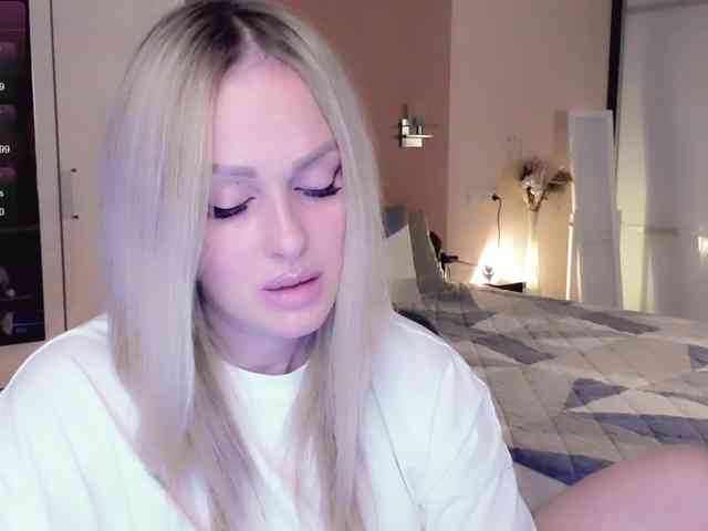 LibbyNora webcam