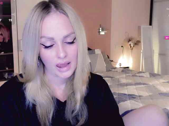 LibbyNora webcam