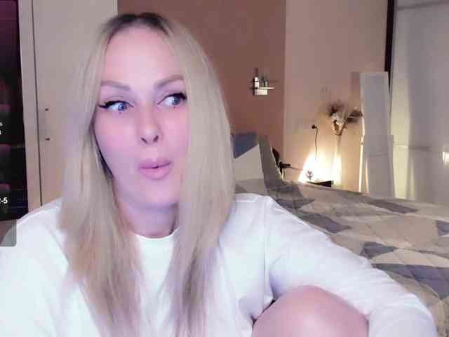 LibbyNora webcam