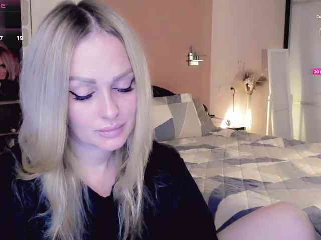 LibbyNora webcam