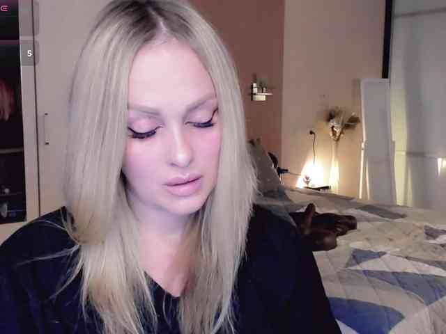 LibbyNora webcam