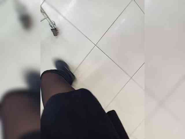 Karoleva_milf webcam