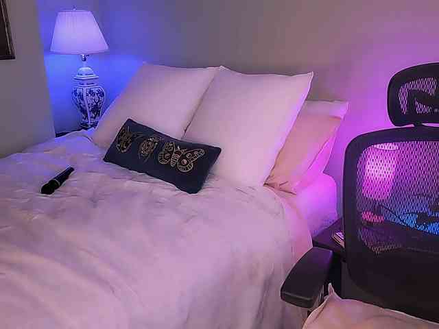 ExcitingWoman webcam