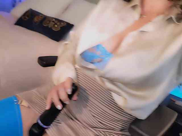 ExcitingWoman webcam