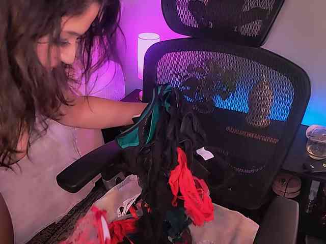 ExcitingWoman webcam