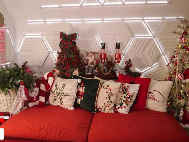 Entra en el chat con el modelo Taanni Taanni