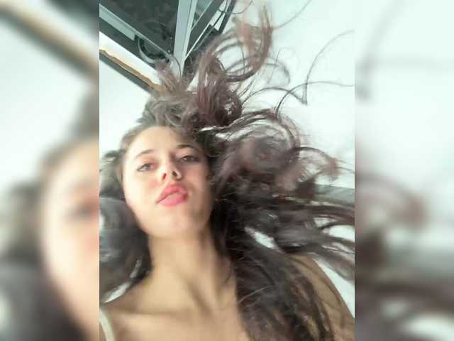 Gratis Live Sexcam mit Taanni Taanni