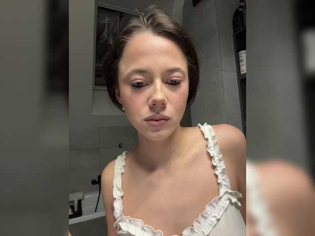 Entrez le videochat erotique avec le
modèle Taanni Taanni