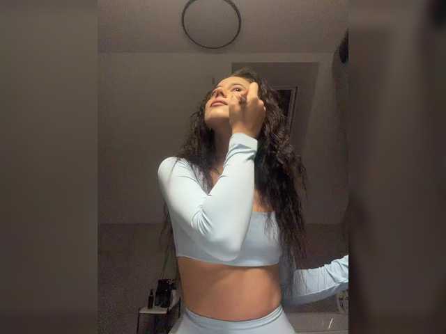 Vai a chattare su Taanni Taanni