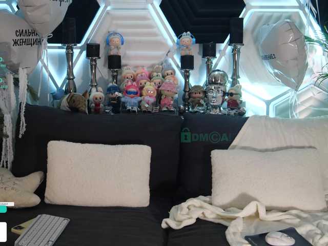 Vai a chattare su Taanni Taanni