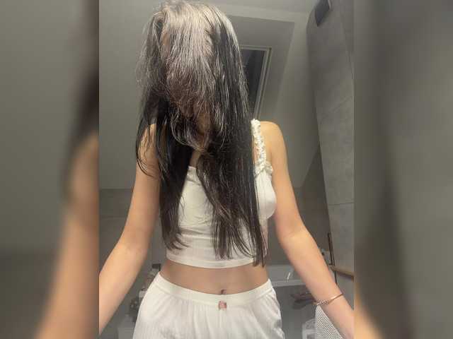 Entra en el chat con el modelo Taanni Taanni