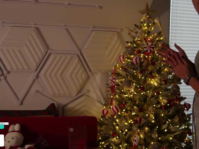 Entrez le videochat erotique avec le
modèle Taanni Taanni