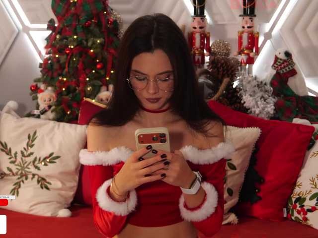 Entra en el chat con el modelo Taanni Taanni