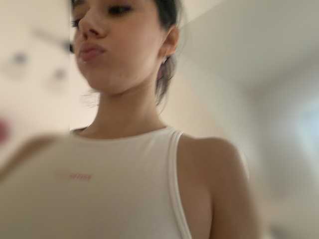 Entrez le videochat erotique avec le
modèle Taanni Taanni