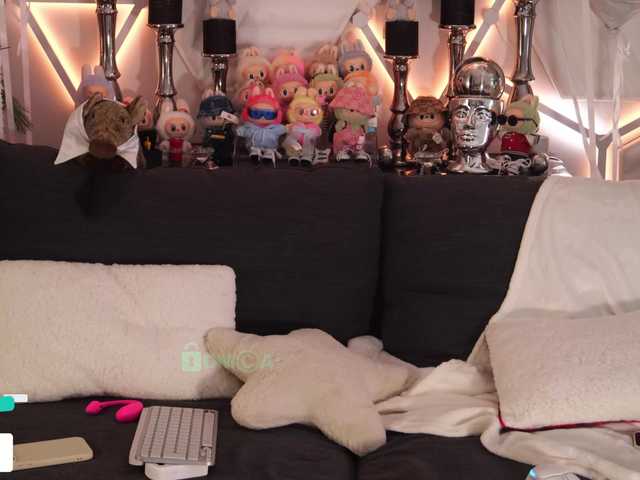 Entrez le videochat erotique avec le
modèle Taanni Taanni