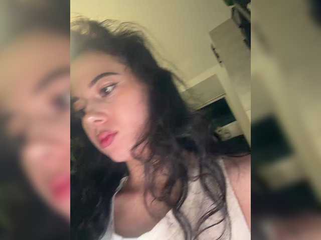 Gratis Live Sexcam mit Taanni Taanni